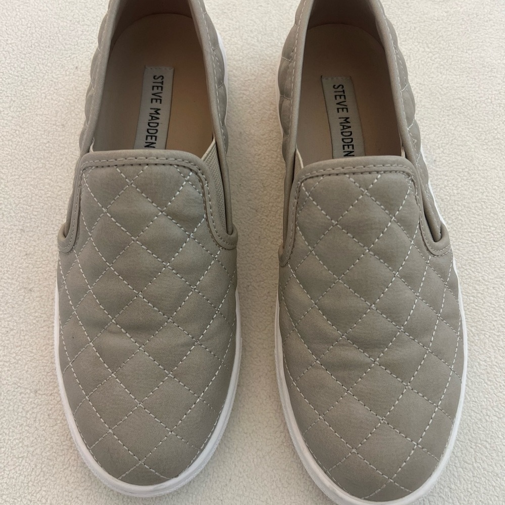 Steve Madden Gray Quilted Slip On Sneaker Size 6M